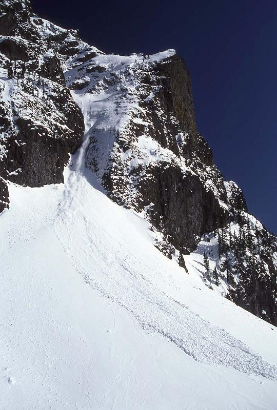 1987-012 C141 Peak Apr 1987 007 Avalanche.jpg